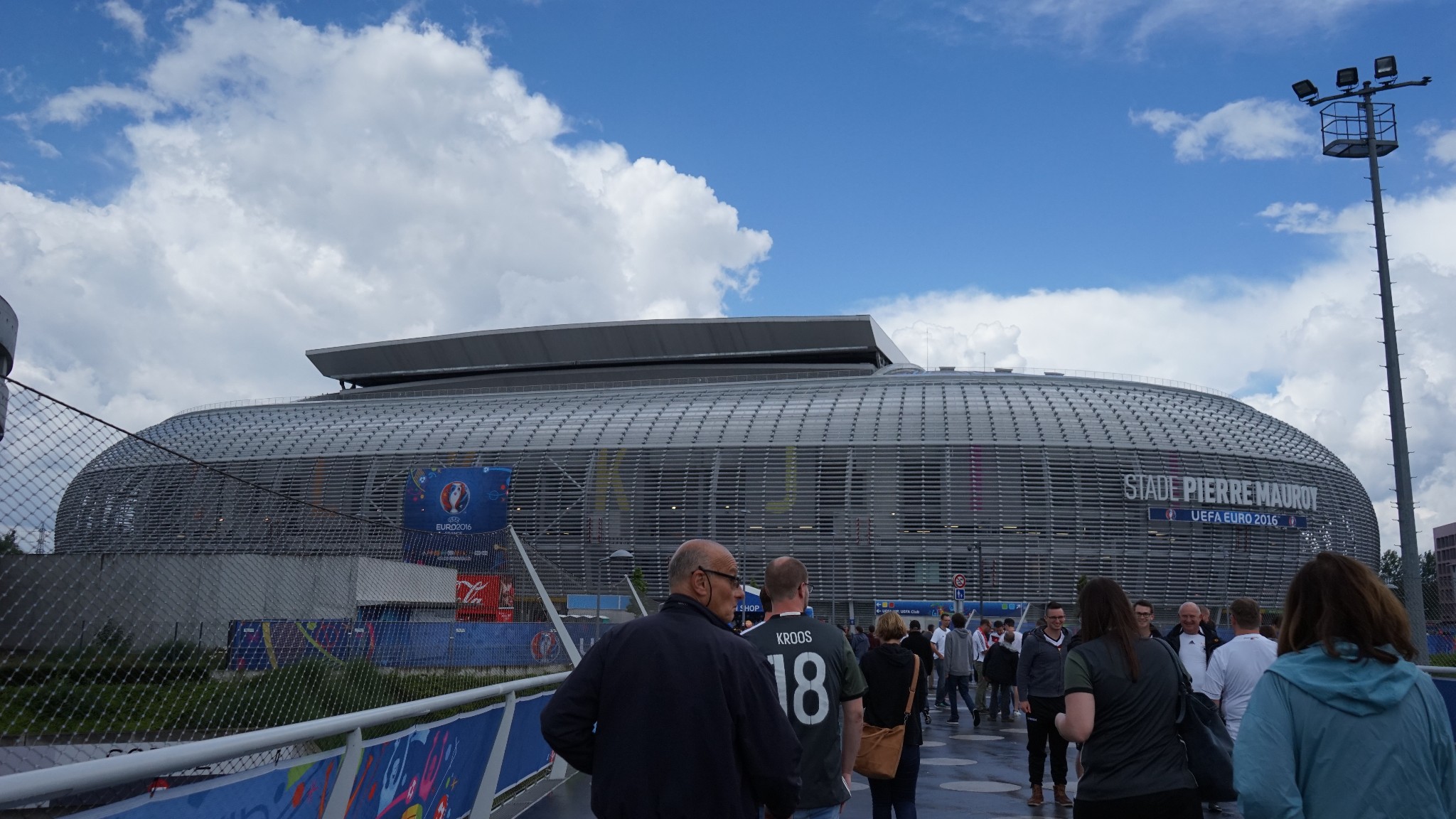 里尔 游记  移步球场内,想想马上就能亲眼看到自己喜欢的球队,那心情