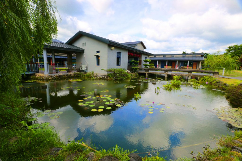 高雄包车1日游美浓客家文物馆佛陀纪念馆乌山顶泥火山莲池潭柴山小