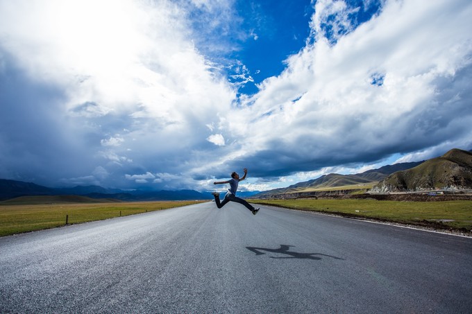 听说青海湖关闭了,沿线的房源很紧张,请问真的