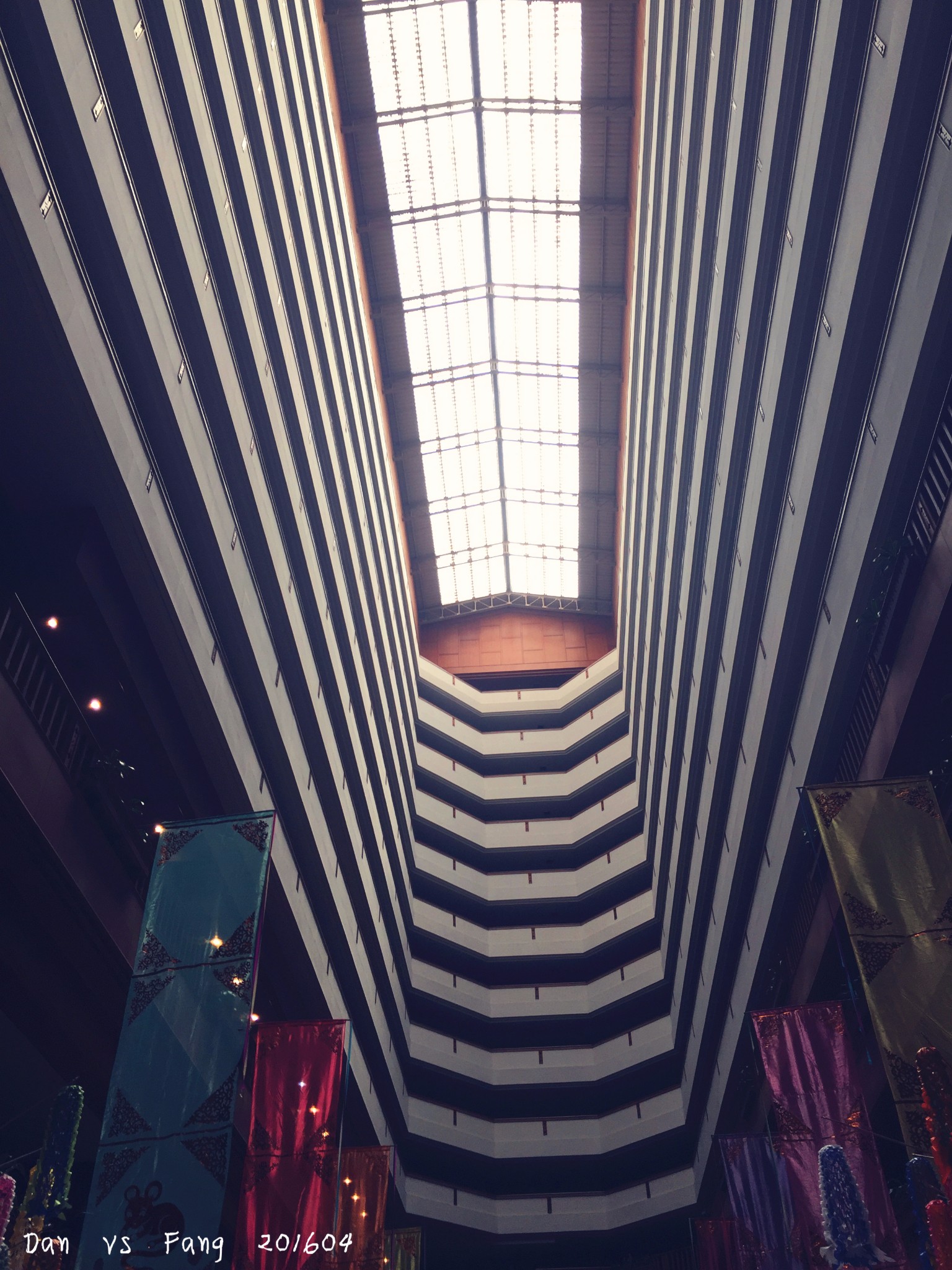 清迈市中心,距离清迈国际机场有10分钟车程.